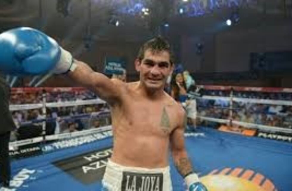 Martínez: "Tuvo la dignidad y guapeza necesaria para hacer 12 rounds que le van a dejar una experiencia tremenda"