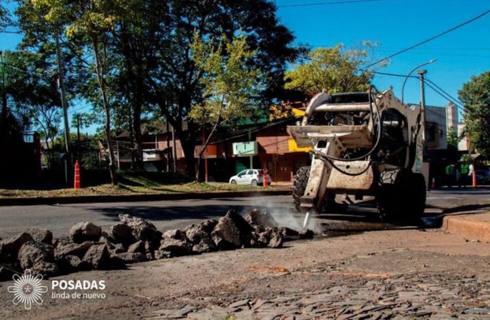 Pavimentación de la Avenida Urquiza y arreglo del drenaje en el cruce con Lavalle
