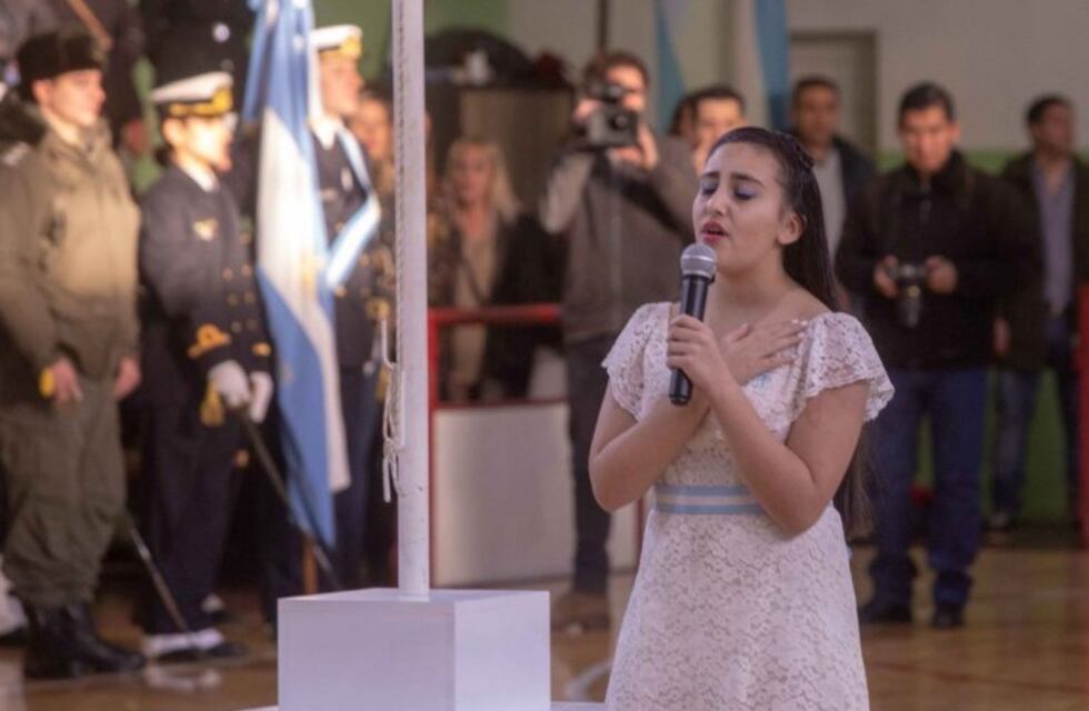 El Parlamento protagonizó el acto central por el Día de la Bandera