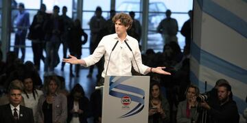 DYN38, BUENOS AIRES, 25/05/2017, MARTÍN LOUSTEAU, EX EMBAJADOR EN LOS ESTADOS UNIDOS CONFIRMÓ ESTA TARDE QUE COMPETIRÁ EN LAS PRÓXIMAS ELECCIONES PARLAMENTARIAS , EN UN LOCRO PATRIÓTICO ORGANIZADO POR SU ALIADO, EL RADICALISMO PORTEÑO, EN COSTA SALGUERO EN EL MARCO DE LOS FESTEJOS POR EL 25 DE MAYO\u002E FOTO:DYN/PABLO MOLINA\u002E ciudad de buenos aires Martin Lousteau elecciones legislativas 2017 acto lanzamiento campaña de la ucr