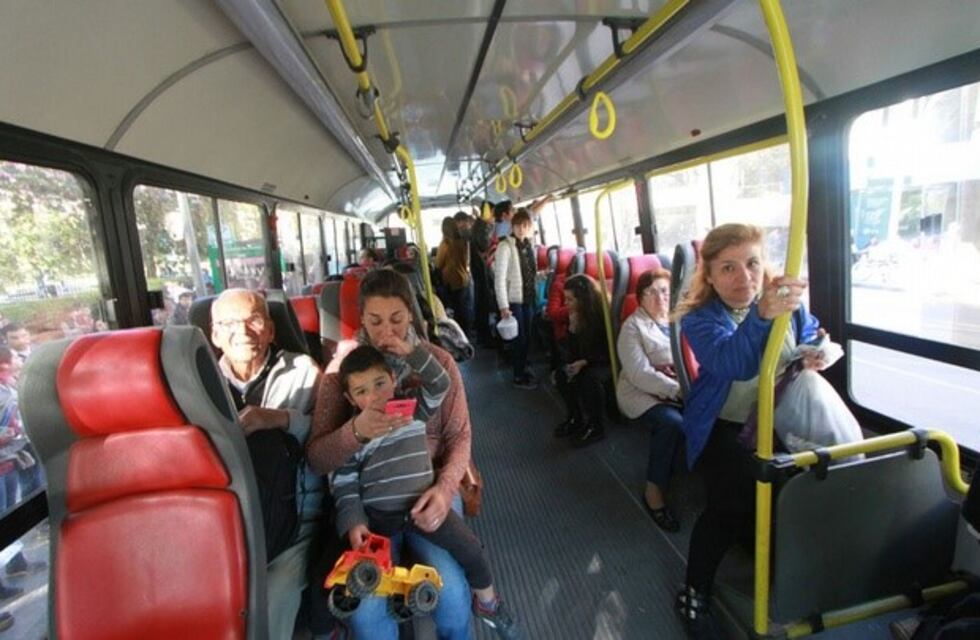 En Córdoba, transporte urbano gratuito para niños de hasta 12 años en su día