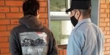 Lo detuvieron por atacar con un cuchillo a su pareja