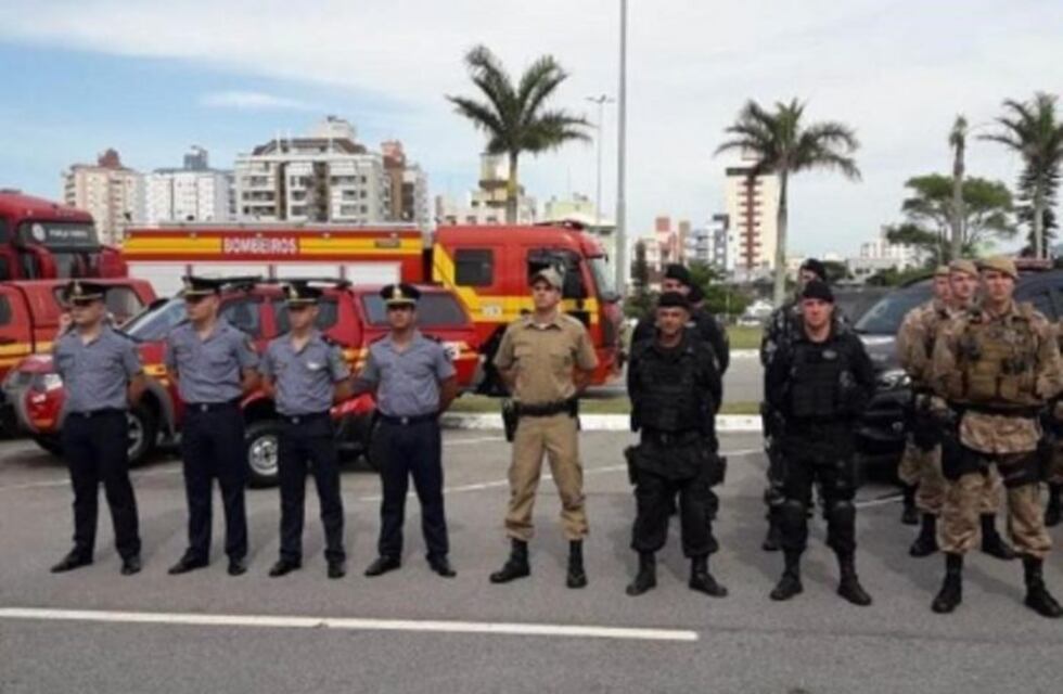 Policías misioneros asisten a turistas argentinos en las playas brasileñas