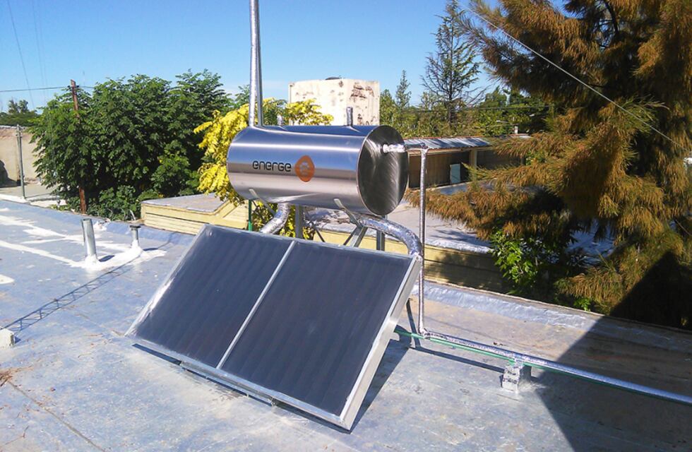 La Cafesg entregó nuevos créditos para adquirir calefones solares