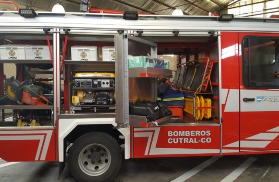 Bomberos voluntarios apagaron un incendio en la zona céntrica de Cutral Co