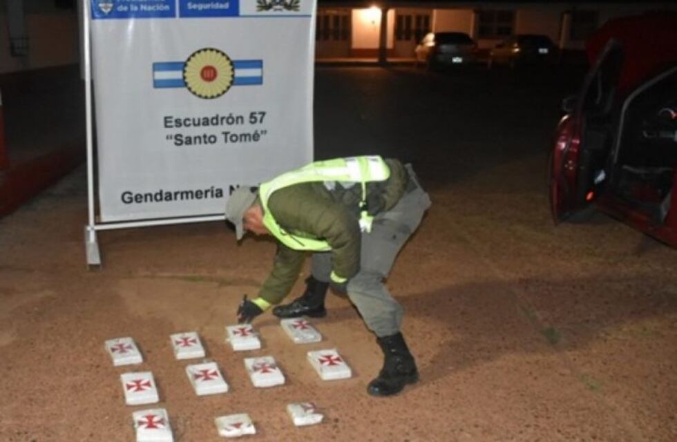 Encontraron droga en el auxilio de un auto
