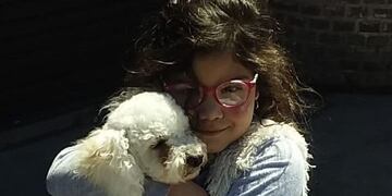 Se viralizó un video de una niña de ocho años que busca recuperar a su perra robada