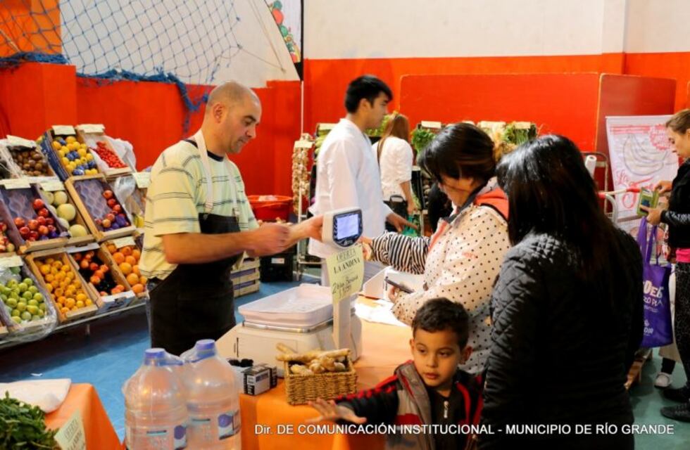 Se comercializaron 25 toneladas de alimentos en la tercera edición de "La feria en tu Barrio"
