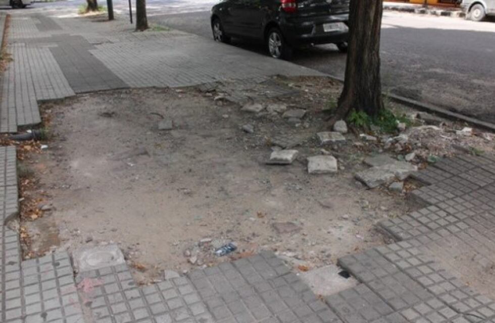 Un centenar de vecinos se inscribieron en el plan para arreglar veredas en La Plata