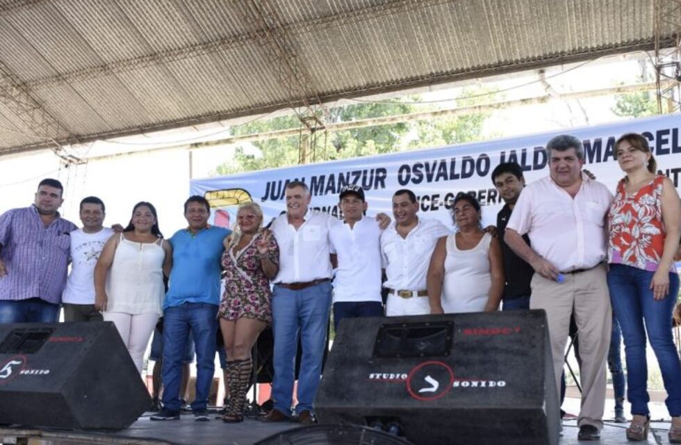 El "Pulguita" Rodríguez y Gladys "La Bomba" Tucumana en un acto del PJ
