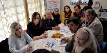 De campaña, Carrió se mostró con Vidal y con otros precandidatos de Cambiemos