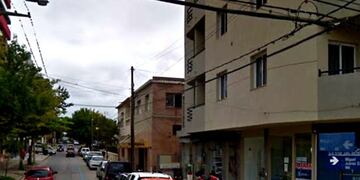 Ubicación en donde se encontraba el auto a la hora de ser robado a plena luz del día\u002E (Foto: Google Maps)\u002E