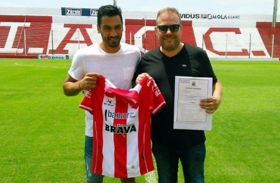 Reunión en Instituto con Vitrola López para que sea el DT