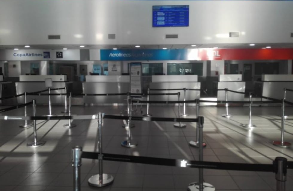 El aeropuerto de Rosario está vacío por el paro de Aerolíneas