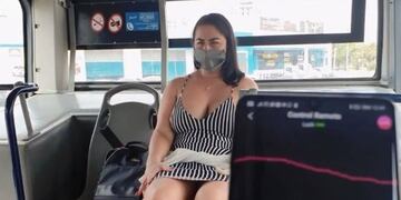 Grabaron un video para adultos en un micro en plena cuarentena. (Foto: Captura)