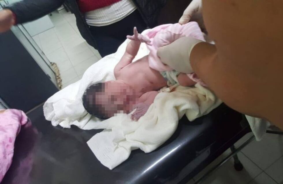 Cuatro policías ayudaron a dar a luz a una embarazada en Ciudad