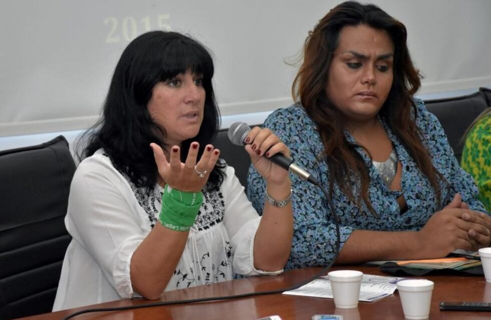 "No es sólo hablar con la e", dijo la mamá de la primera niña trans con DNI acorde a su identidad