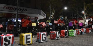 Reclamo de repartidores de Pedidos Ya y Uber Eats por inseguridad en Mendoza\u002E Foto: Los Andes / Mariana Villa\u002E