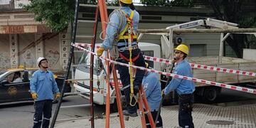 Trabajos de mantenimiento de la EPE en la ciudad de Santa Fe\u002E