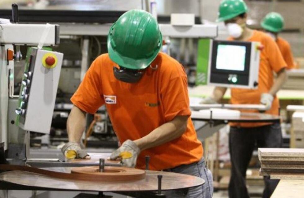 Las pymes le declaran la guerra a la AFIP por embargos y tasas