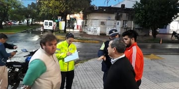 Los agentes de Tránsito del municipio y de la Policía Caminera realizaron los controles y secuestraron el auto\u002E (Prensa Municipal)