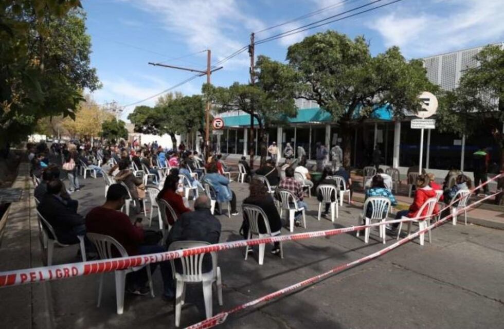 Motochorros asaltaron a un jubilado