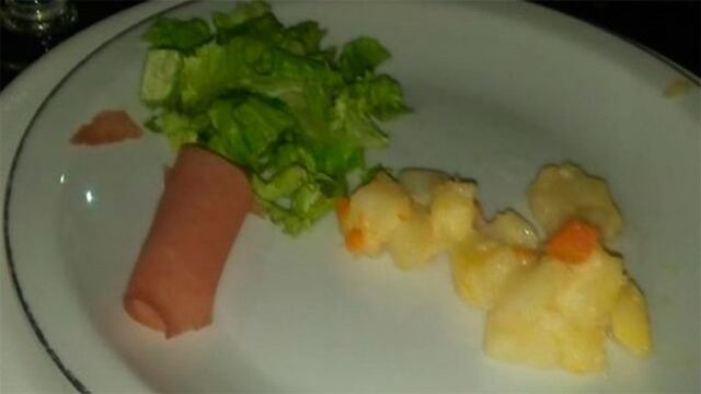 Estudiantes santafesinos escracharon a un servicio de catering por el \