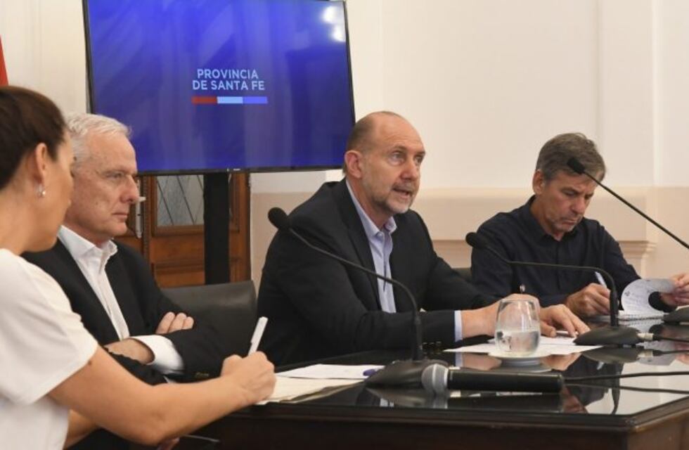 Perotti busca mostrar unión frente al coronavirus y convocó a Lifschitz y los senadores