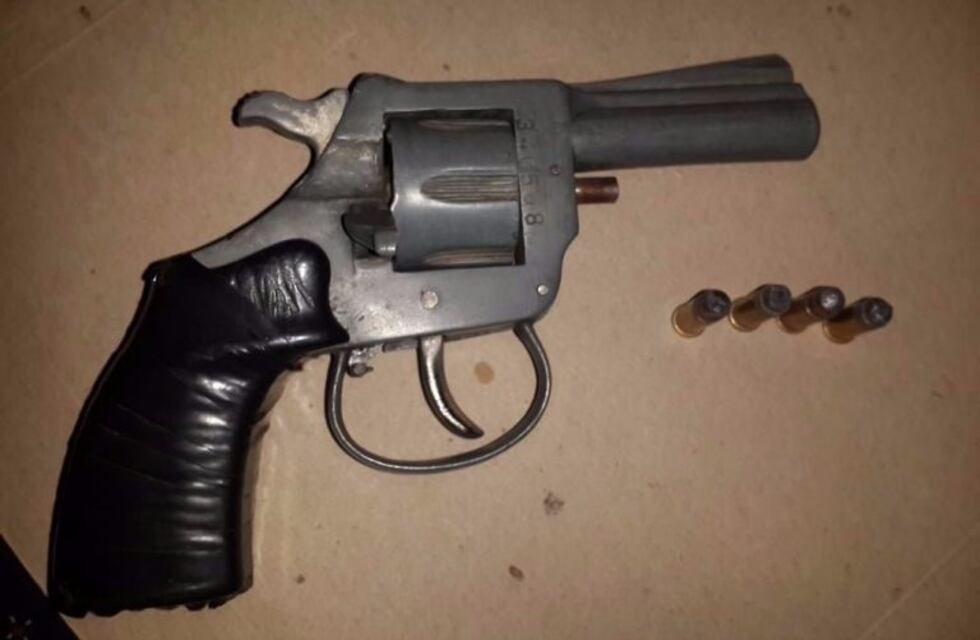Amenazó a un vecino con un arma y lo detuvieron