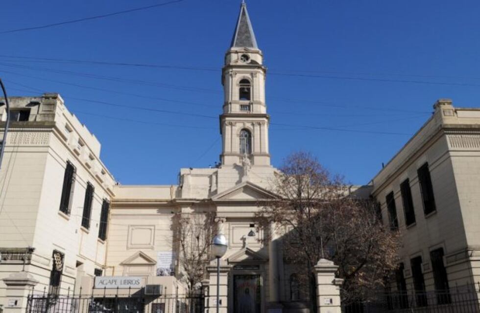 Entraron a la iglesia de San Cayetano y se robaron la limosna