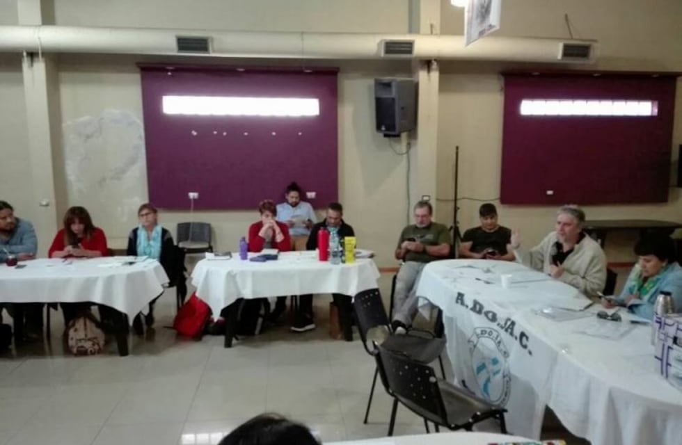 ADOSAC, filial Caleta Olivia, realiza una diplomatura para los docentes