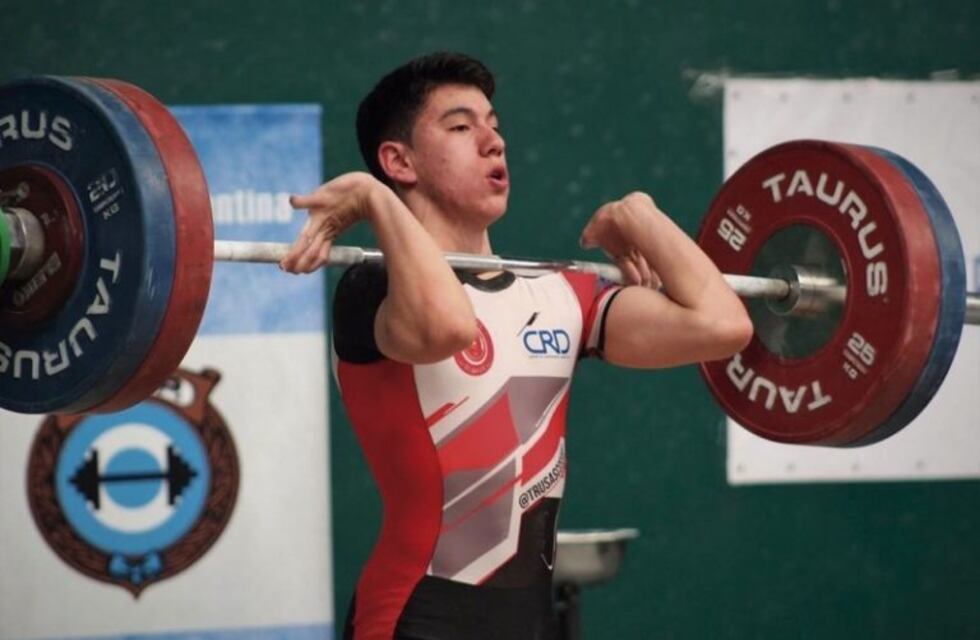 Gran desempeño del pesista fueguino Nicolás Rivero en el Campeonato Sudamericano