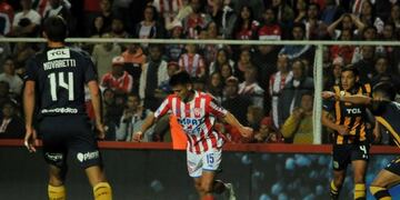 El ex Tigre fue titular y marcó uno de los goles para vencer al Tiburón\u002E (@clubaunion)