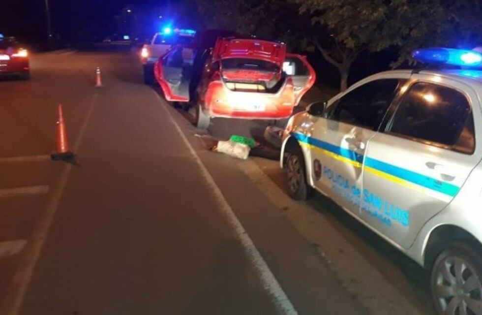 Detuvieron a un remisero con droga en San Luis