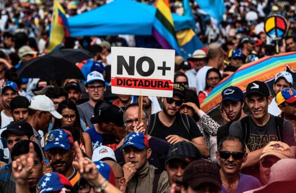 Dos personas muertas en una nueva marcha contra Nicolás Maduro