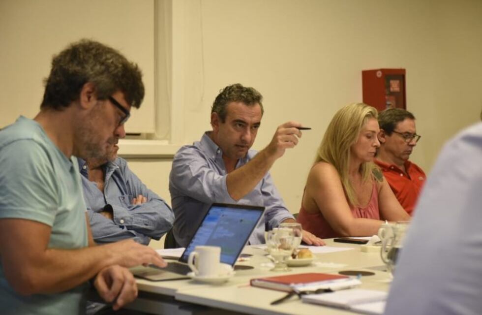 Javkin admitió "más circulación" y pidió "no aflojarle" a la cuarentena por el coronavirus