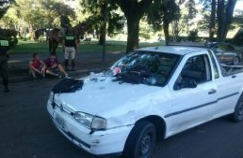 Detuvieron a dos hombres que llevaban 116 dosis de LSD mientras circulaban por el Parque Independencia