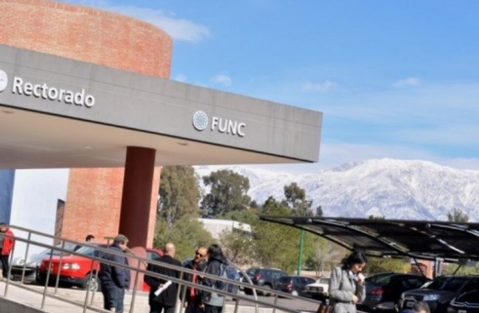 La docente de la UNCuyo no pide perdón y redobla la apuesta