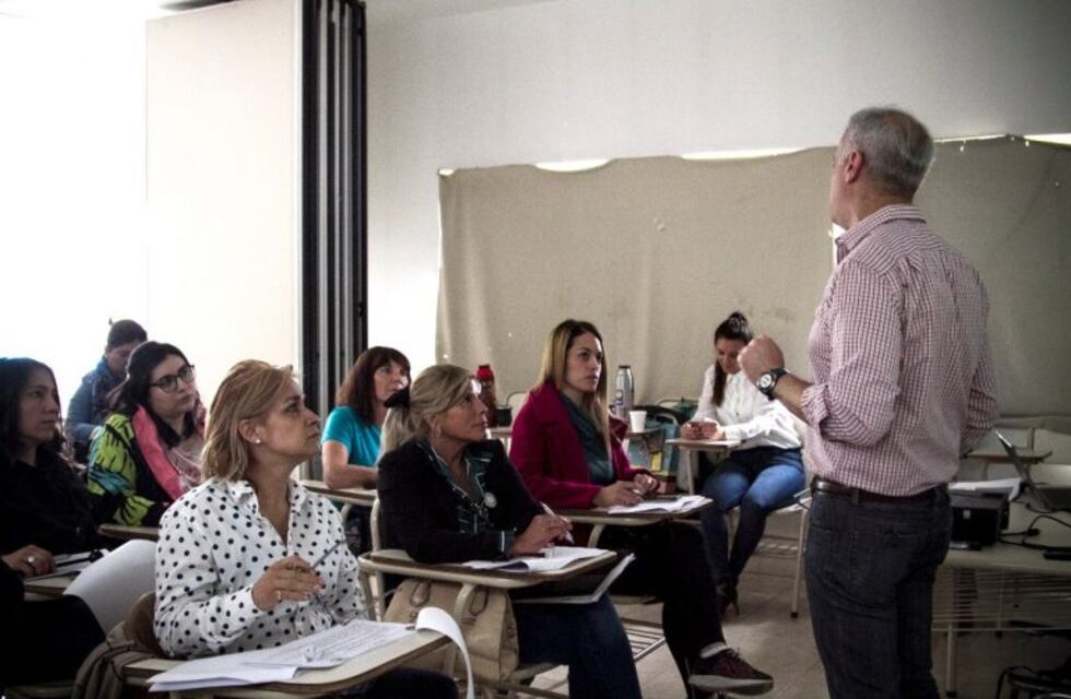 Dictaron taller sobre plan de negocios para mujeres emprendedoras