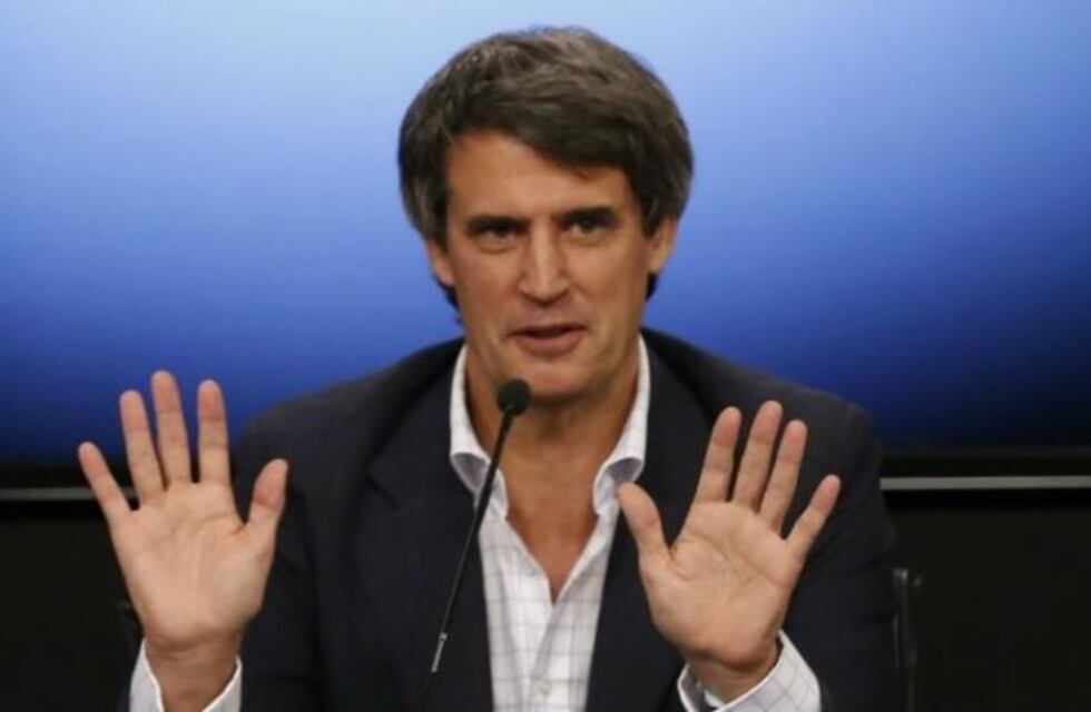 Prat-Gay criticó al Peronismo y aseguró que no está definida su candidatura como gobernador