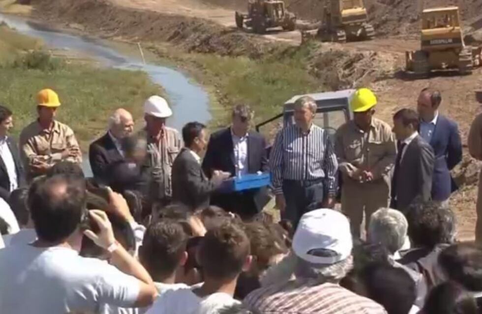 Macri puso en marcha obras contra inundaciones en la provincia de Santa Fe