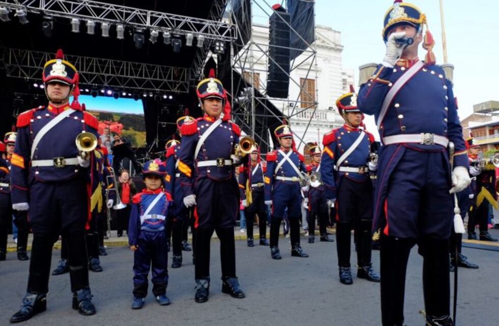 El "mini Granadero" que emocionó a todos en Azul