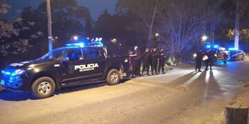 La Policía se hizo cargo del operativo en la zona sudoeste para dar con los sospechosos\u002E (@policia_fe)