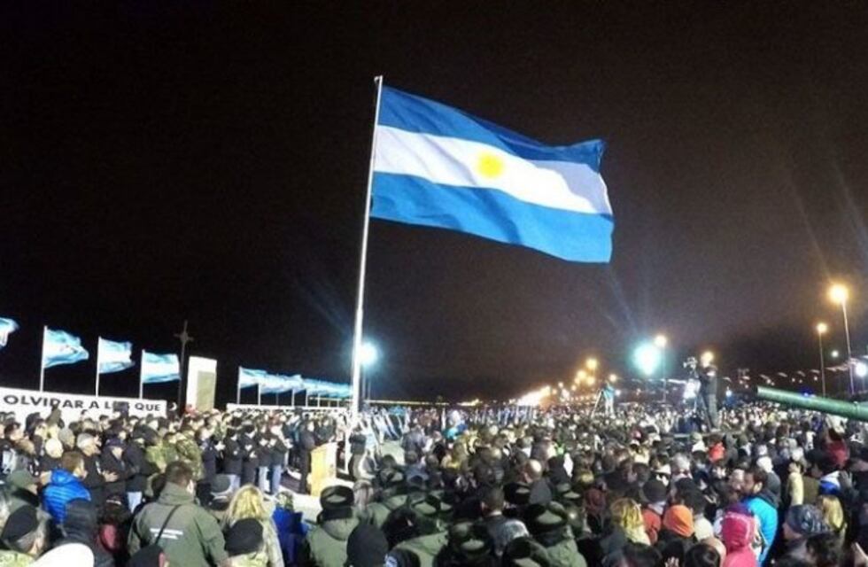 2 de abril: multitudinaria "Vigilia por Malvinas" en la ciudad fueguina de Río Grande