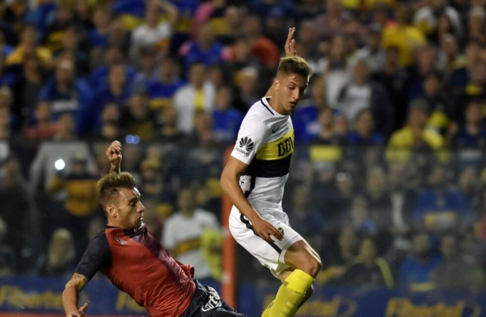 Boca goleó 3-0 a Arsenal en la Bombonera y es líder absoluto