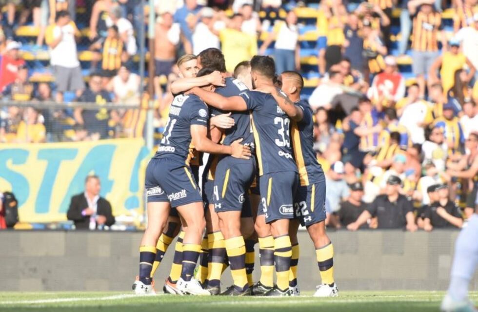 Central goleó 5 a 2 a Godoy Cruz y Cocca salvó su puesto