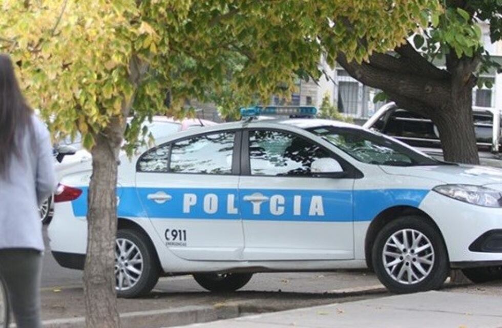 Mendoza: un hombre se colgó de un árbol en una plaza pública