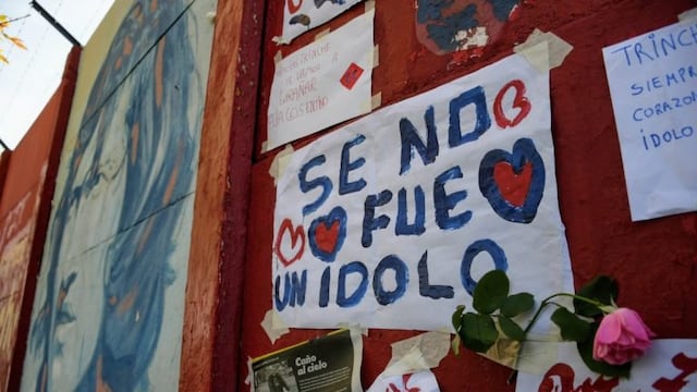 Emotiva despedida al "Trinche" Carlovich (Rosario Plus)