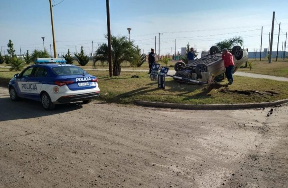 San Francisco: chocó y tumbo su auto