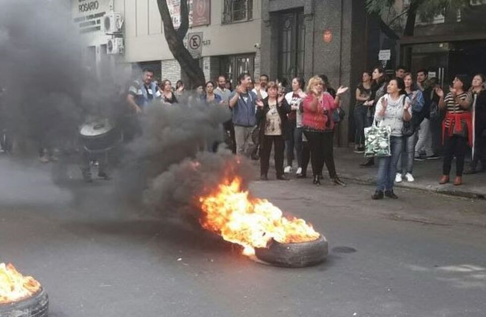 Luego de fracasar la audiencia conciliatoria, trabajadores de Gomara se manifestaron en Urquiza al 1700